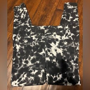 Time and Tru Black and White Tie-Dye Skinny Leggings